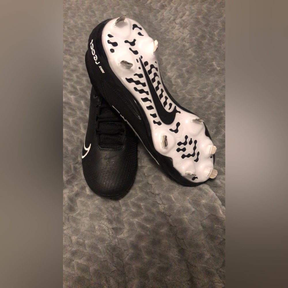 WOMENS Softball Cleats